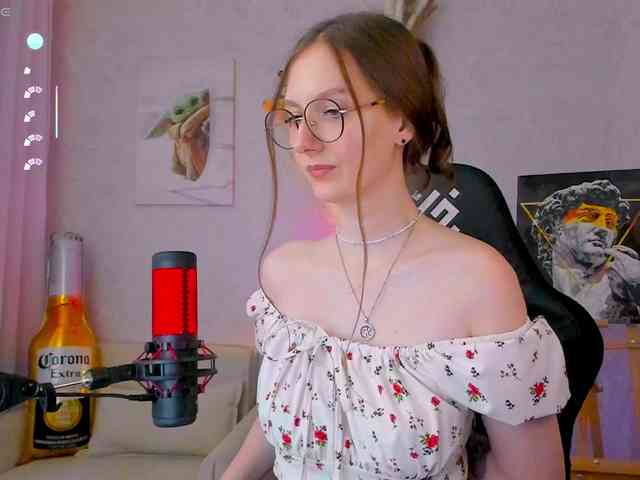 KiraRumGirl webcam