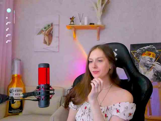 KiraRumGirl webcam