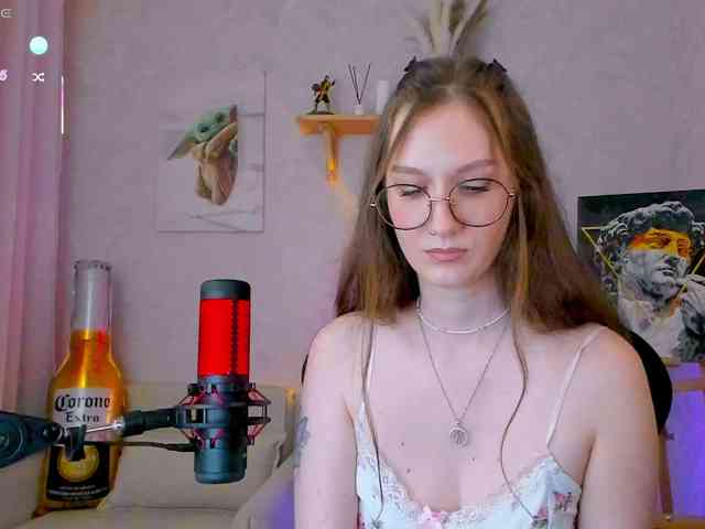 KiraRumGirl webcam