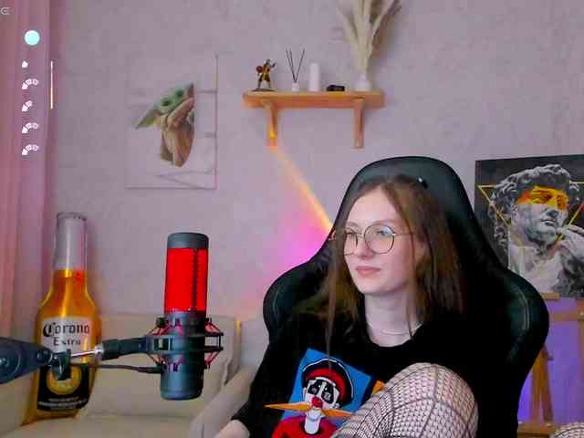 KiraRumGirl webcam