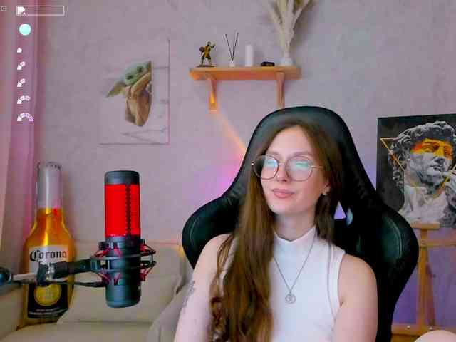 KiraRumGirl webcam