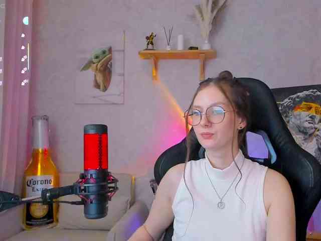 KiraRumGirl webcam