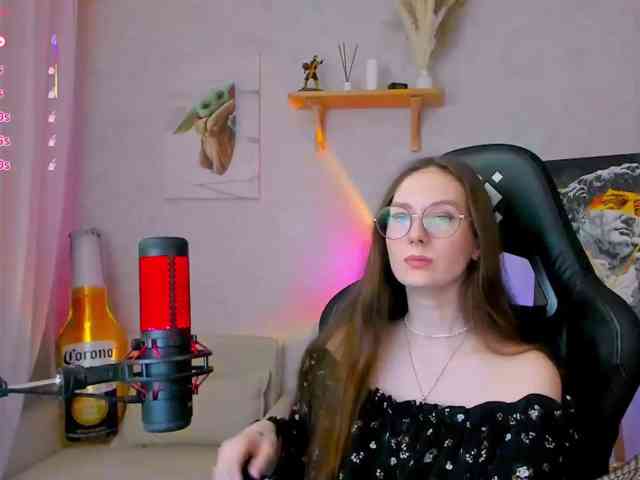 Модель: KiraRumGirl