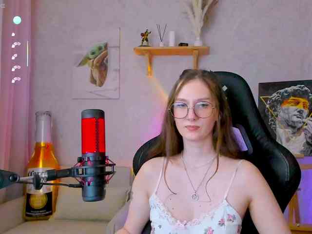 KiraRumGirl webcam