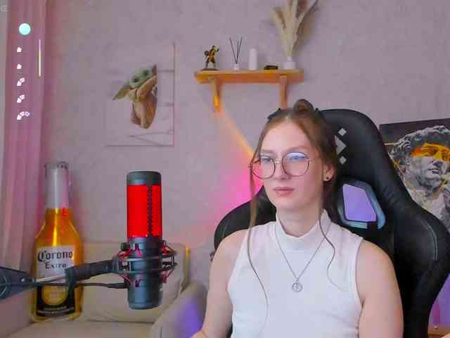 KiraRumGirl webcam