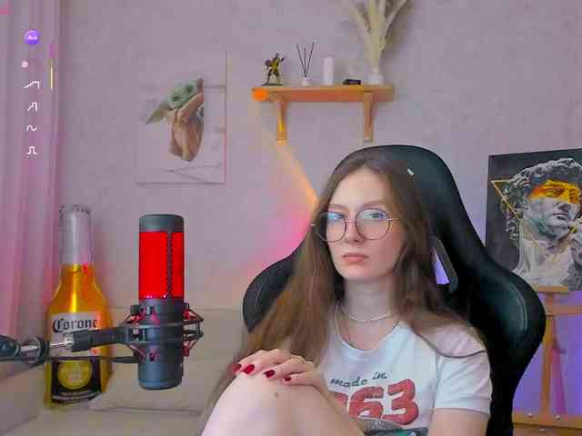 KiraRumGirl webcam