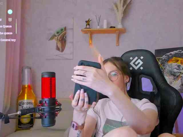 KiraRumGirl webcam