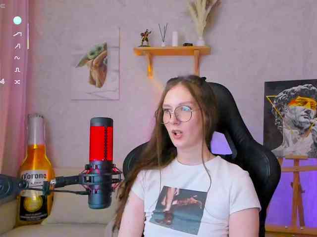 KiraRumGirl webcam