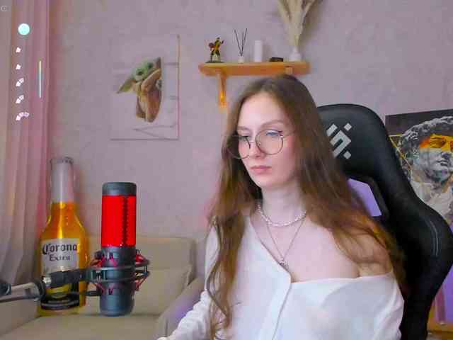 KiraRumGirl webcam
