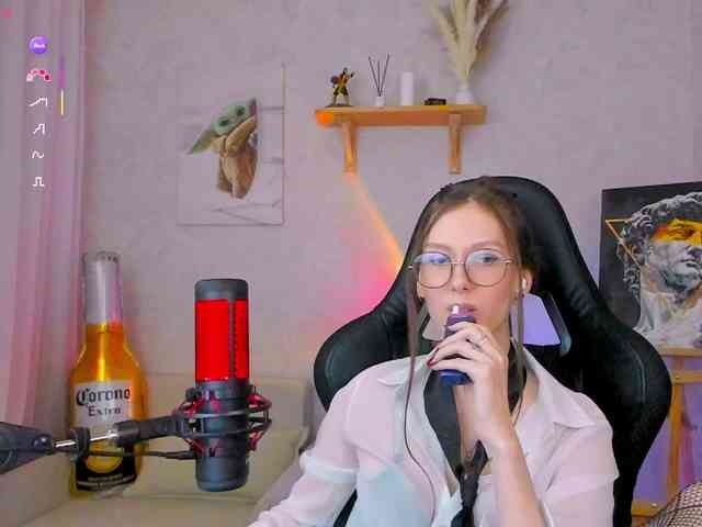 KiraRumGirl webcam