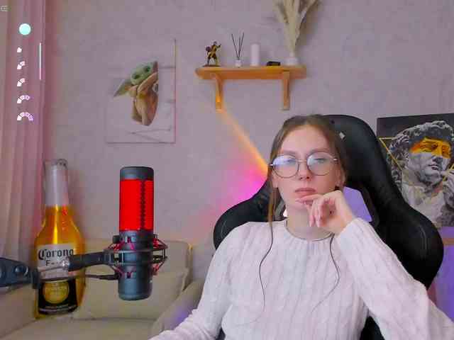 KiraRumGirl webcam