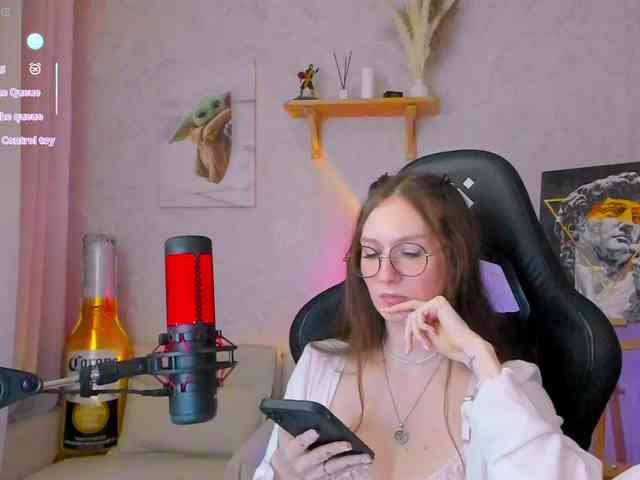 KiraRumGirl webcam