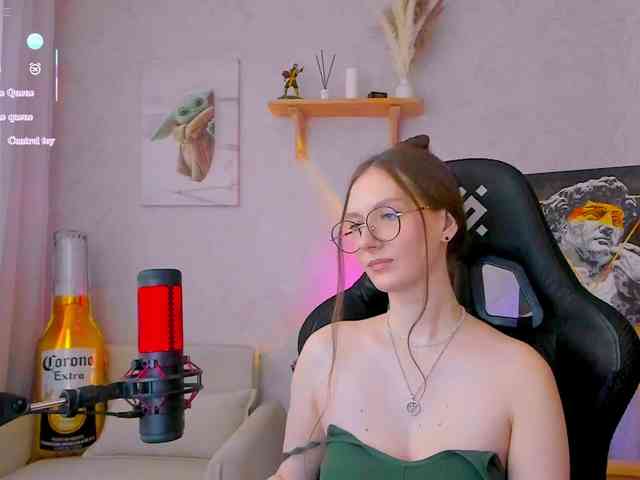 KiraRumGirl webcam