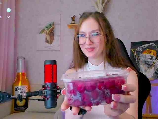 KiraRumGirl webcam
