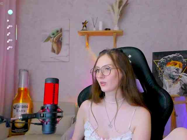 KiraRumGirl webcam