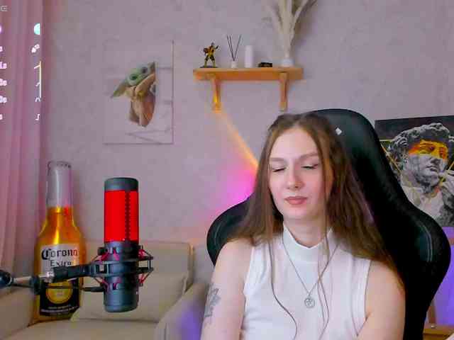 KiraRumGirl webcam
