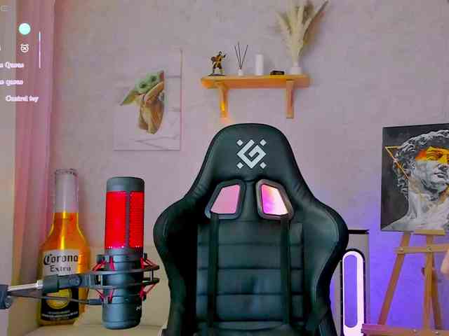 KiraRumGirl webcam