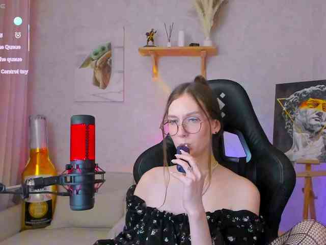 KiraRumGirl webcam