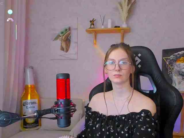 KiraRumGirl webcam