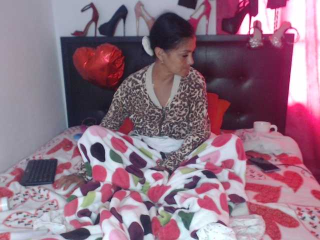 flacapaola11 live cam on BongaCams