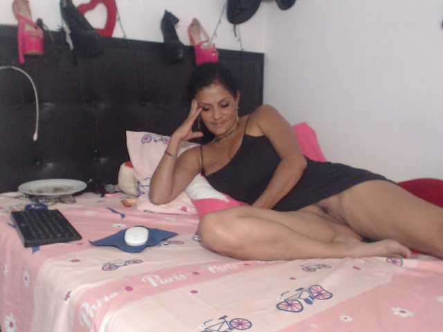flacapaola11 live cam on BongaCams
