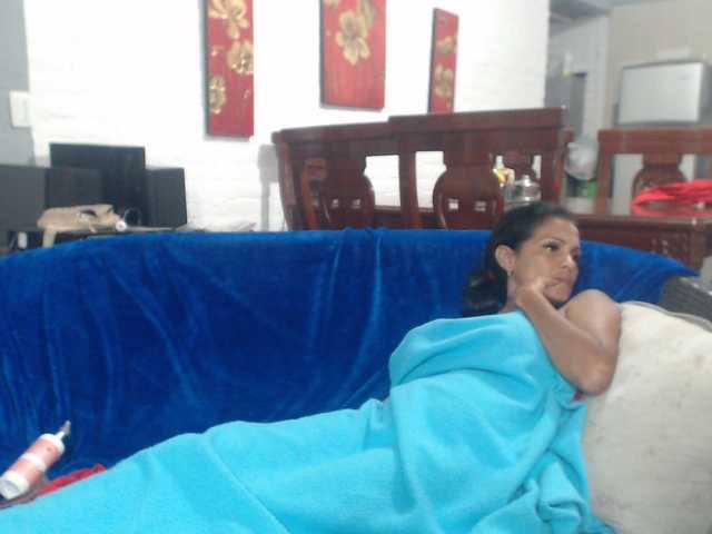 flacapaola11 live cam on BongaCams