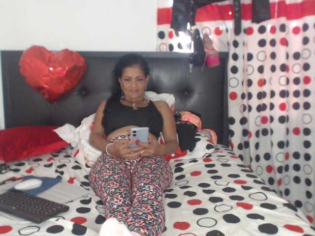 flacapaola11 live cam on BongaCams