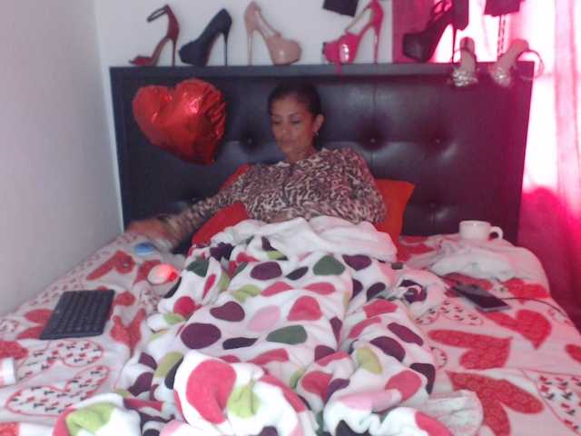 flacapaola11 live cam on BongaCams