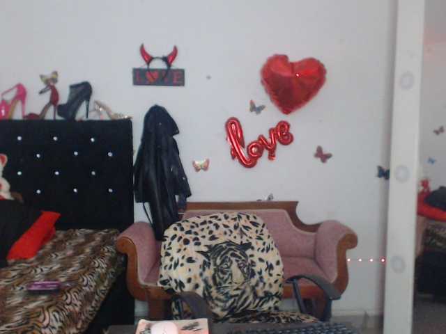 flacapaola11 live cam on BongaCams
