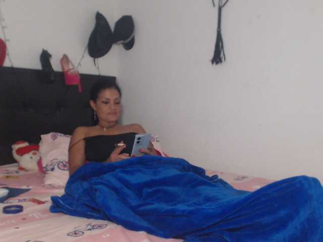 flacapaola11 live cam on BongaCams