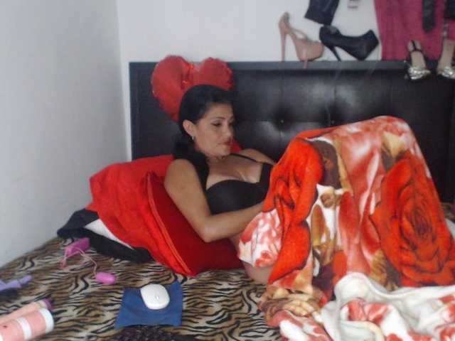 flacapaola11 live webcam show