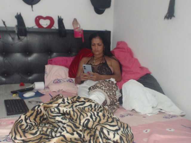 flacapaola11 live cam on BongaCams