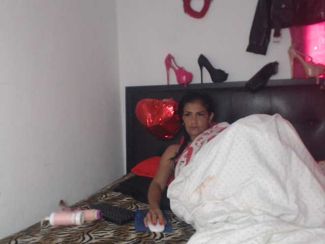 flacapaola11 live webcam show