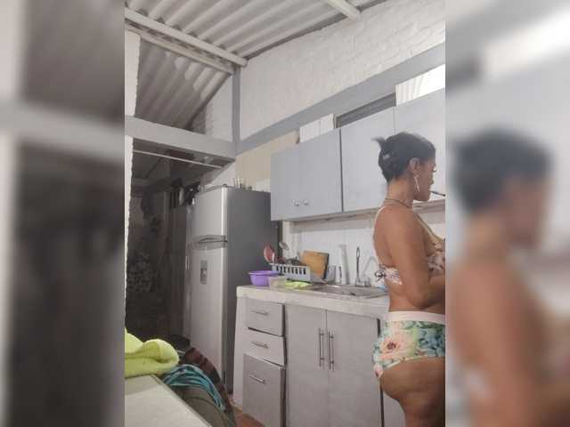 flacapaola11 live cam on BongaCams