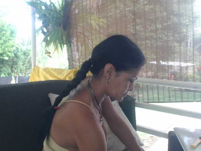 flacapaola11 live cam on BongaCams