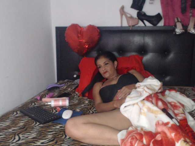 flacapaola11 live cam on BongaCams