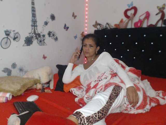 flacapaola11 live cam on BongaCams