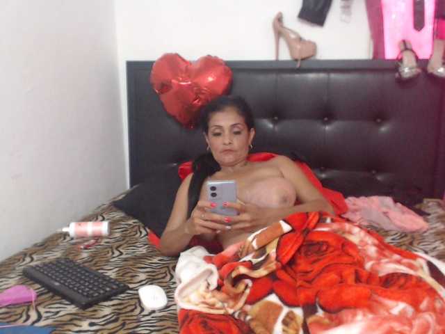 flacapaola11 live cam on BongaCams