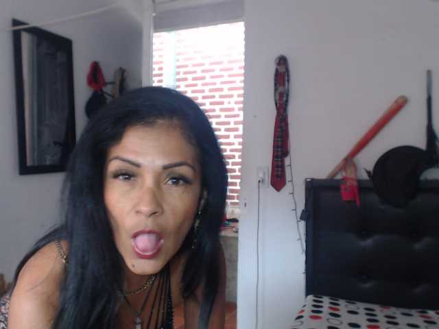 flacapaola11 live cam on BongaCams