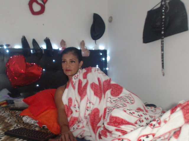 flacapaola11 live cam on BongaCams