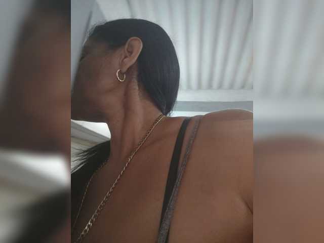 flacapaola11 live webcam show