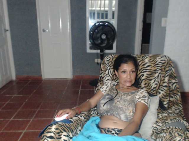 flacapaola11 live cam on BongaCams