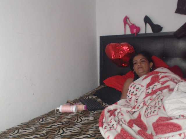flacapaola11 live webcam show