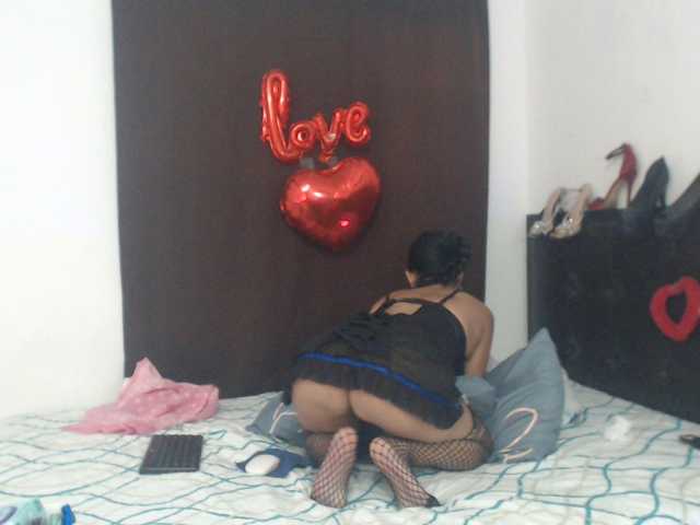 flacapaola11 live cam on BongaCams