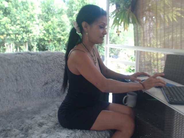 flacapaola11 live cam on BongaCams