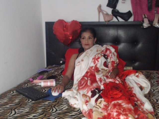 flacapaola11 live cam on BongaCams