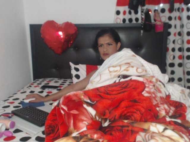 flacapaola11 live webcam show