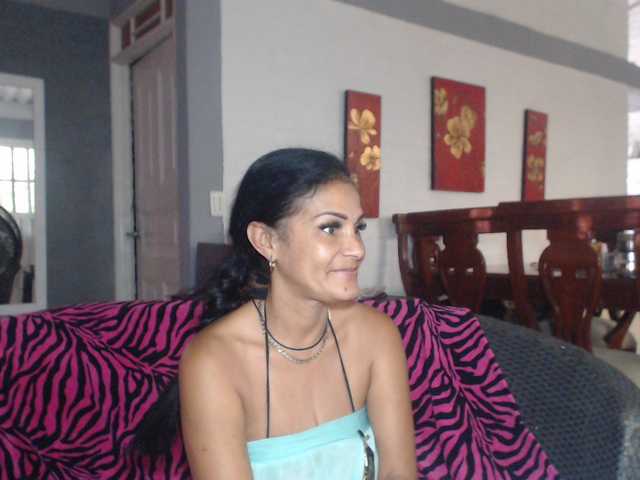 flacapaola11 live cam on BongaCams