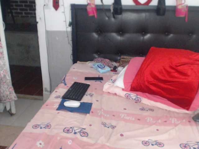 flacapaola11 live cam on BongaCams