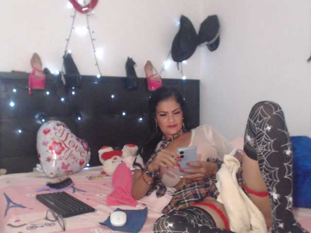 flacapaola11 live cam on BongaCams